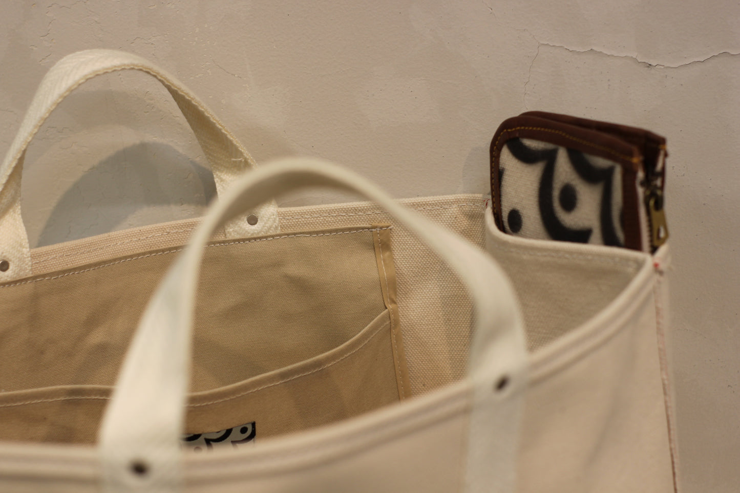 CANVAS BAG with WAX